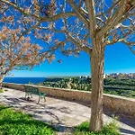 Naduri, Beautiful Gozitan Pool - Happy Дом отдыха *