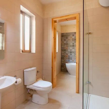 Naduri, Beautiful Gozitan Pool - Happy Case de vacanță Nadur