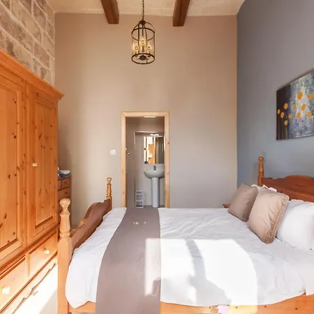 Naduri, Beautiful Gozitan Pool - Happy * Nadur