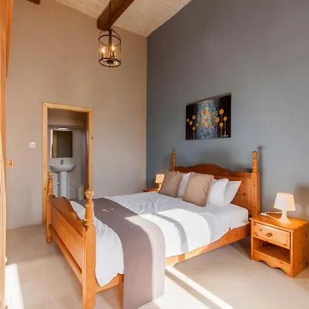 Naduri, Beautiful Gozitan Pool - Happy 펜션 *