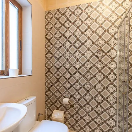 Naduri, Beautiful Gozitan Pool - Happy 펜션 *