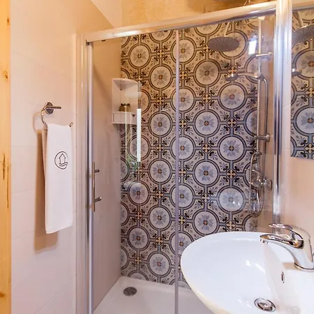 Naduri, Beautiful Gozitan Pool - Happy 펜션 *