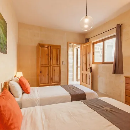 Casa vacanze Naduri, Beautiful Gozitan Pool - Happy