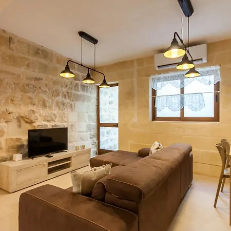 Casa vacanze Naduri, Beautiful Gozitan Pool - Happy *