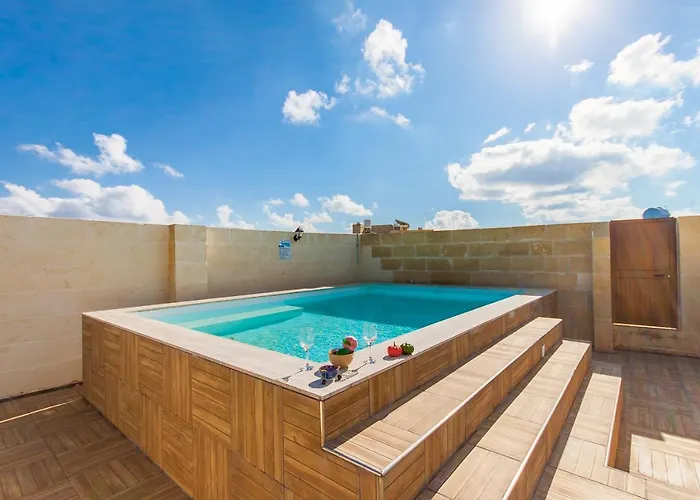 Naduri, Beautiful Gozitan Pool - Happy Dom wakacyjny