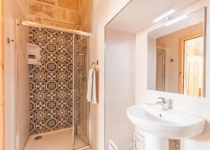 Dom wakacyjny Naduri, Beautiful Gozitan Pool - Happy *