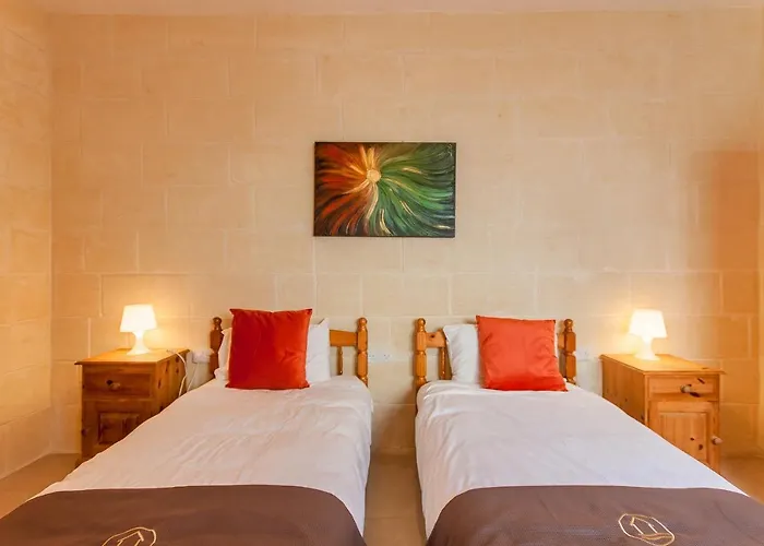 Naduri, Beautiful Gozitan Pool - Happy Dom wakacyjny Nadur