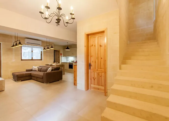 Naduri, Beautiful Gozitan Pool - Happy Dom wakacyjny