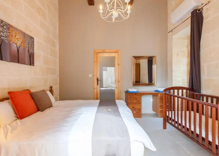 Dom wakacyjny Naduri, Beautiful Gozitan Pool - Happy